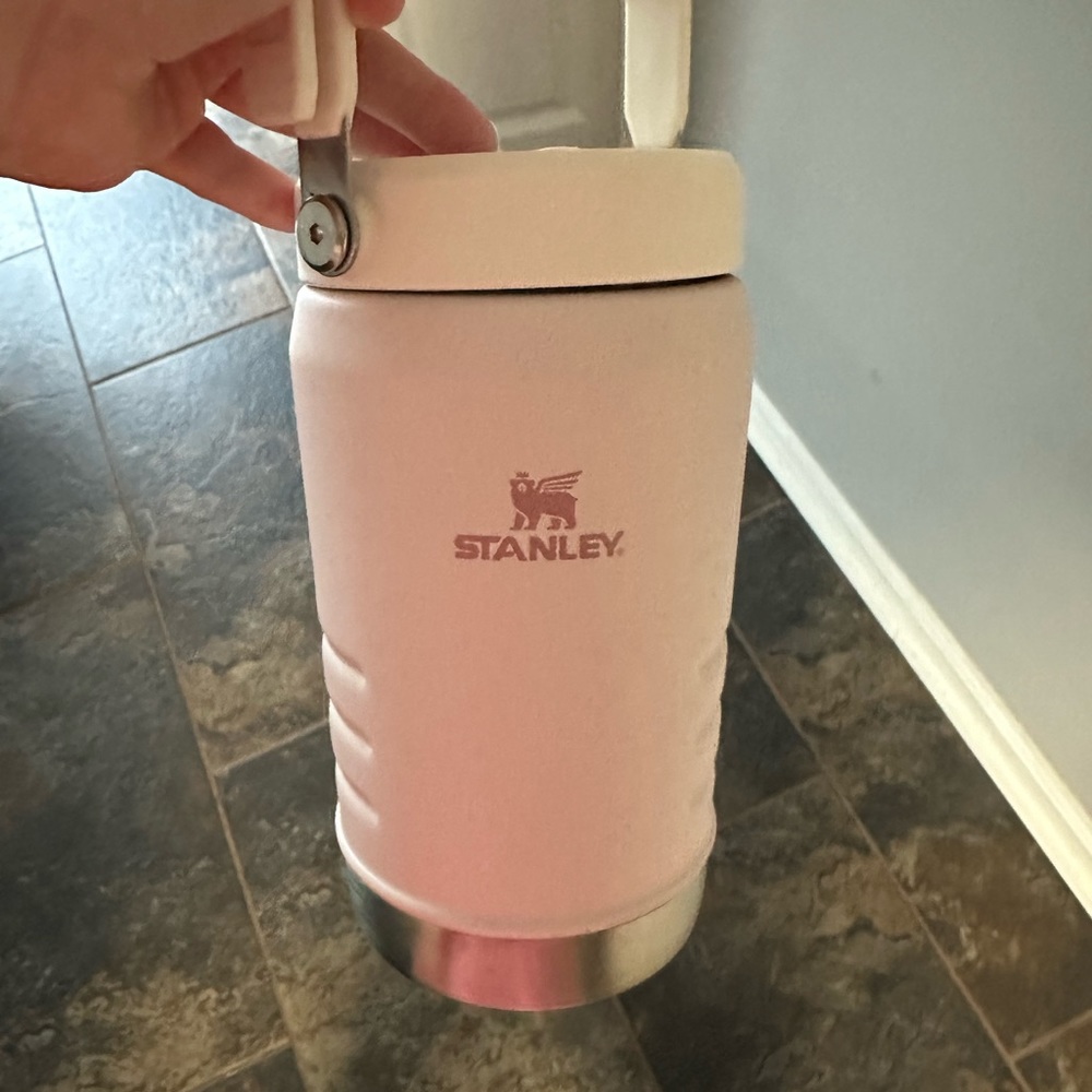 Used once! Stanley 40 oz